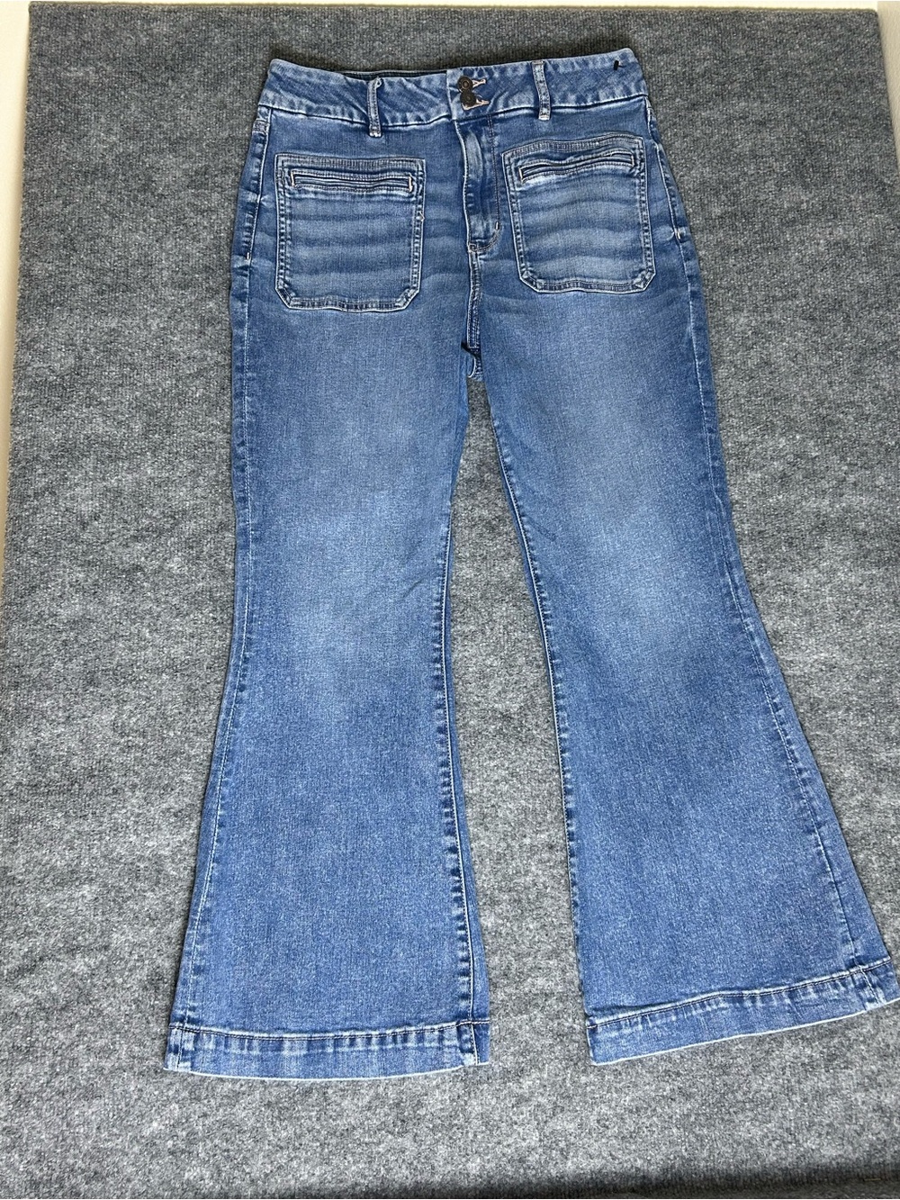 American Eagle Outfitters Women's Medium Blue Flared Jeans